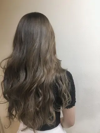 ロング カラー 工藤 綾華のヘアスタイル