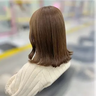 ミディアム パーマ ヘアアレンジ 顔まわりカット の達人のヘアスタイル