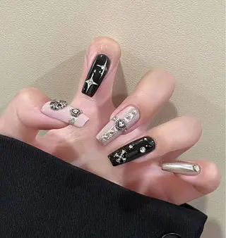 ネイル 相沢 さやかのネイルデザイン