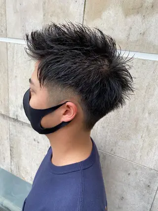 ショート メンズ ブリーチなし✨艶髪 カラー𓃲YAGIのヘアスタイル