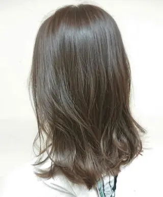 セミロング カラー 森田 一輝のヘアスタイル