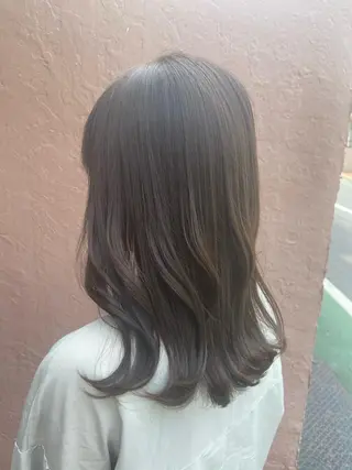 セミロング カラー natsumi / N°ariaのヘアスタイル