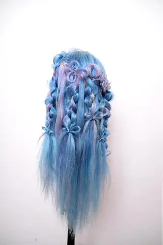 ロング カラー パーマ ヘアアレンジ アイブロウ 推し活専用 【派手髪】飯野ゆかりのヘアスタイル