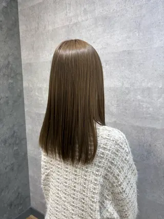 ロング U-ra NAMIのヘアスタイル