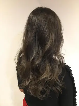 ロング 近 沙織のヘアスタイル