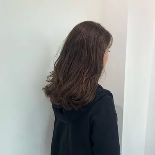 セミロング 津秋 朝美のヘアスタイル