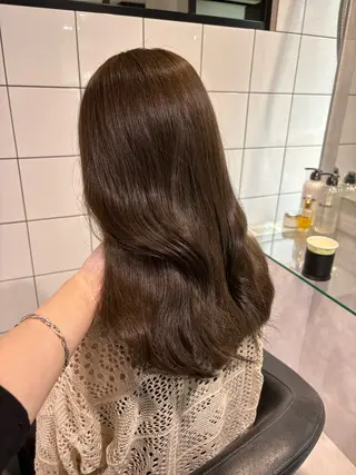 セミロング カラー 表参道♡暗髪^ྀི 艶カラー♡アユミのヘアスタイル