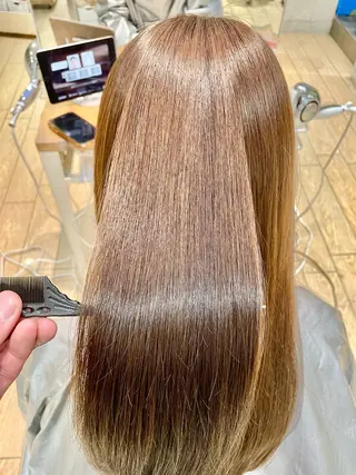 セミロング カラー afloatkobe所属・美髪/髪質改善 川口凌弥のヘアスタイル