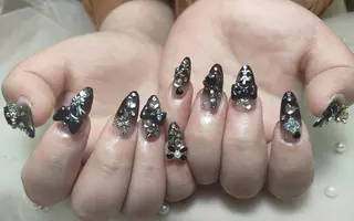ネイル モニカ アキイのネイルデザイン
