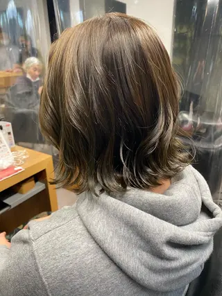 ミディアム ショート・ウルフ✂︎ 安住有咲子のヘアスタイル