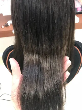 セミロング 💫カットはなんでも 得意です✂️のヘアスタイル