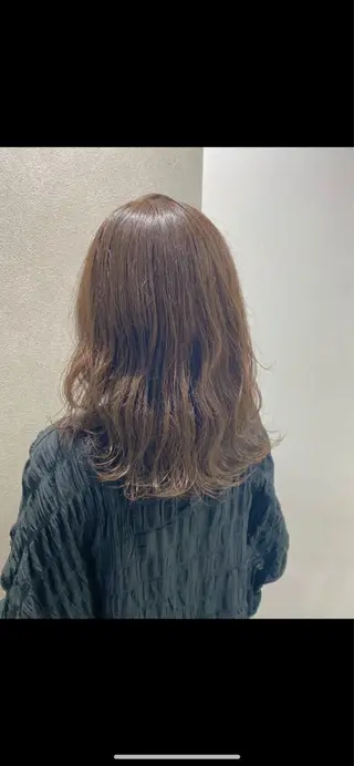 ミディアム THESALONS所属・🤍ブリーチカラー /寄田龍樹🤍のヘアスタイル