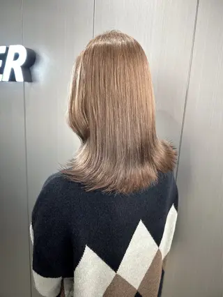 セミロング カラー くすみミルクティー／ ブラウン🪡TOWAのヘアスタイル