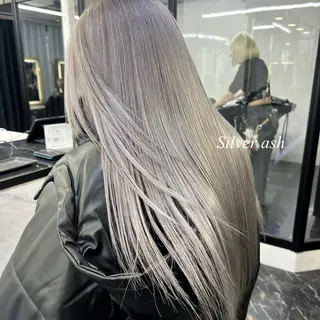 ロング カラー シールエクステ特化 ハイトーン、NANAのヘアスタイル