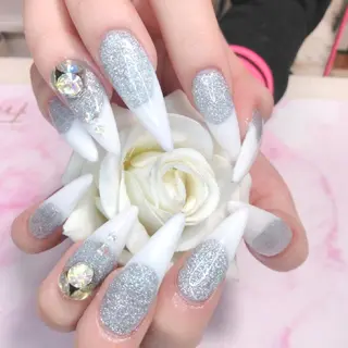 ネイル エステとネイル ローズコンフォートのネイルデザイン