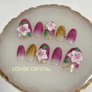 ネイル LOUISE CRYSTALのネイルデザイン