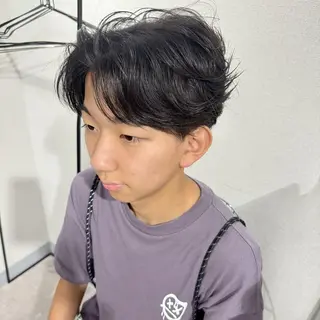 メンズ 表参道フェザーパーマ ニュアンスパーマのヘアスタイル