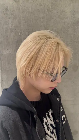 ミディアム カラー メンズ MONIQA所属・🐲RYUKI メンズブリーチのヘアスタイル