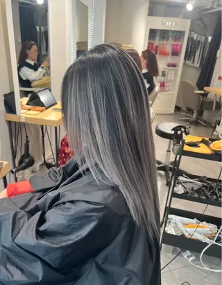 ミディアム カラー ROBIN所属・指名数No.1 /NAOYAのヘアスタイル