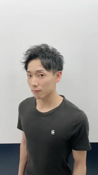 ショート パーマ メンズ YOSHI 吉田圭祐のヘアスタイル