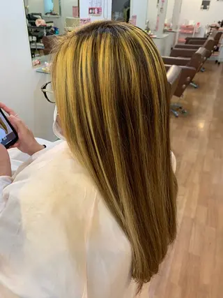 ロング カラー たに えりのヘアスタイル
