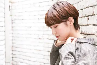 ショート 🔷ブリーチバレイヤ ージュ🔷飯野達也のヘアスタイル