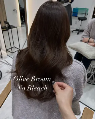 ロング カラー 赤み消し/オリーブ カーキ/福田れんのヘアスタイル