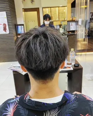 ショート 静岡/草薙パーマ メンズバレイヤージュのヘアスタイル