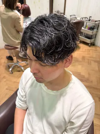ショート パーマ メンズ 溝口 槙里也のヘアスタイル