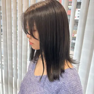セミロング 仮坂 美夏のヘアスタイル
