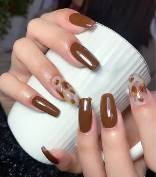 ネイル pink ladyサロン所属・べ にのネイルデザイン