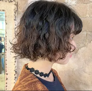 ショート カラー パーマ ブリーチ、パーマ 西部笑のヘアスタイル