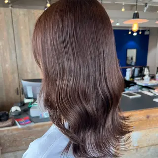 ミディアム カラー 岸下 理緒のヘアスタイル