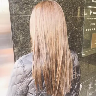 セミロング 角床直哉 カラーカットNO 1のヘアスタイル