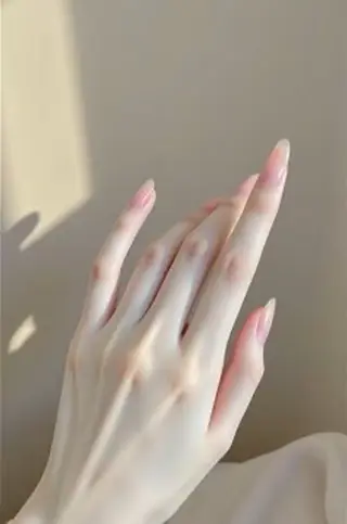 ネイル Lilith 🤍 Runaのネイルデザイン