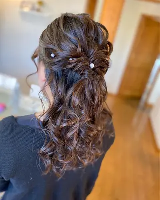 ロング ヘアアレンジ 荒木 ひろかのヘアスタイル