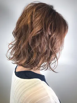 ミディアム カラー BIANCO北堀江 AKANEのヘアスタイル