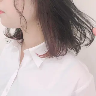ミディアム カラー cyan SANAMIのヘアスタイル