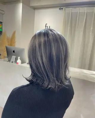 ミディアム カラー monami 山本華菜のヘアスタイル