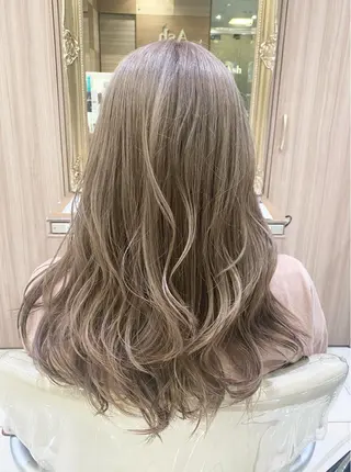 ロング カラー 古川 琴美のヘアスタイル