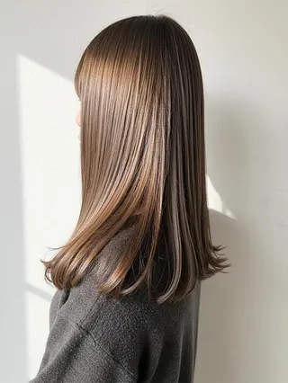 カラー Helena みなつのヘアスタイル