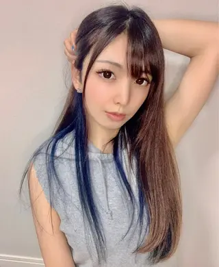 ロング カラー 韓国風/小顔レイヤー /艶カラーのヘアスタイル