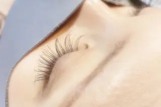 マツエク・マツパ 𝐑𝐮𝐧𝐚❤︎ ワンホンの眉毛・アイブロウイメージ