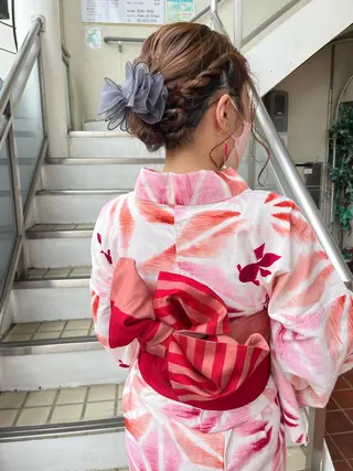 ミディアム ヘアアレンジ ウスイマイコ カット/ケアカラーのヘアスタイル