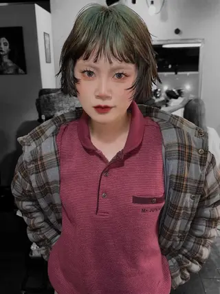 ミディアム カラー ura/デザイン/ ハイトーン/個性派のヘアスタイル