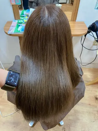 ロング カラー 湯浅 貴子のヘアスタイル
