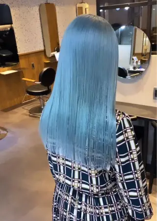 ロング カラー 艶ハイトーンブリーチ 🌈小林侑雅のヘアスタイル