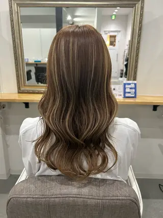 カラー 稲井 裕美のヘアスタイル