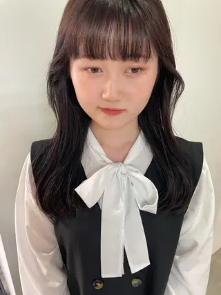 ロング カラー MIU/ルーツカラー 顔まわりレイヤーのヘアスタイル