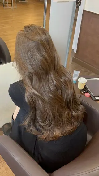 カラー 束感まつぱ🥑🤍 NATUKI🤍のマツエク・マツパデザイン